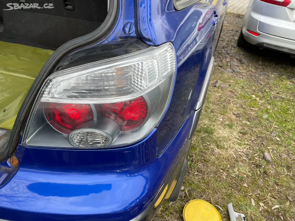 Náhled: Pravé zadní světlo Mitsubishi Outlander